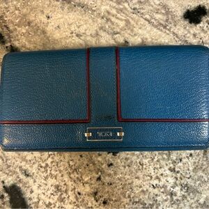 Tumi Wallet / excellent condition!